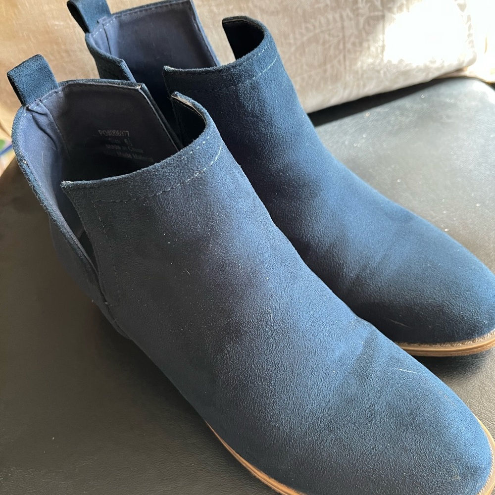 Women’s Booties ECU Unique Teal color